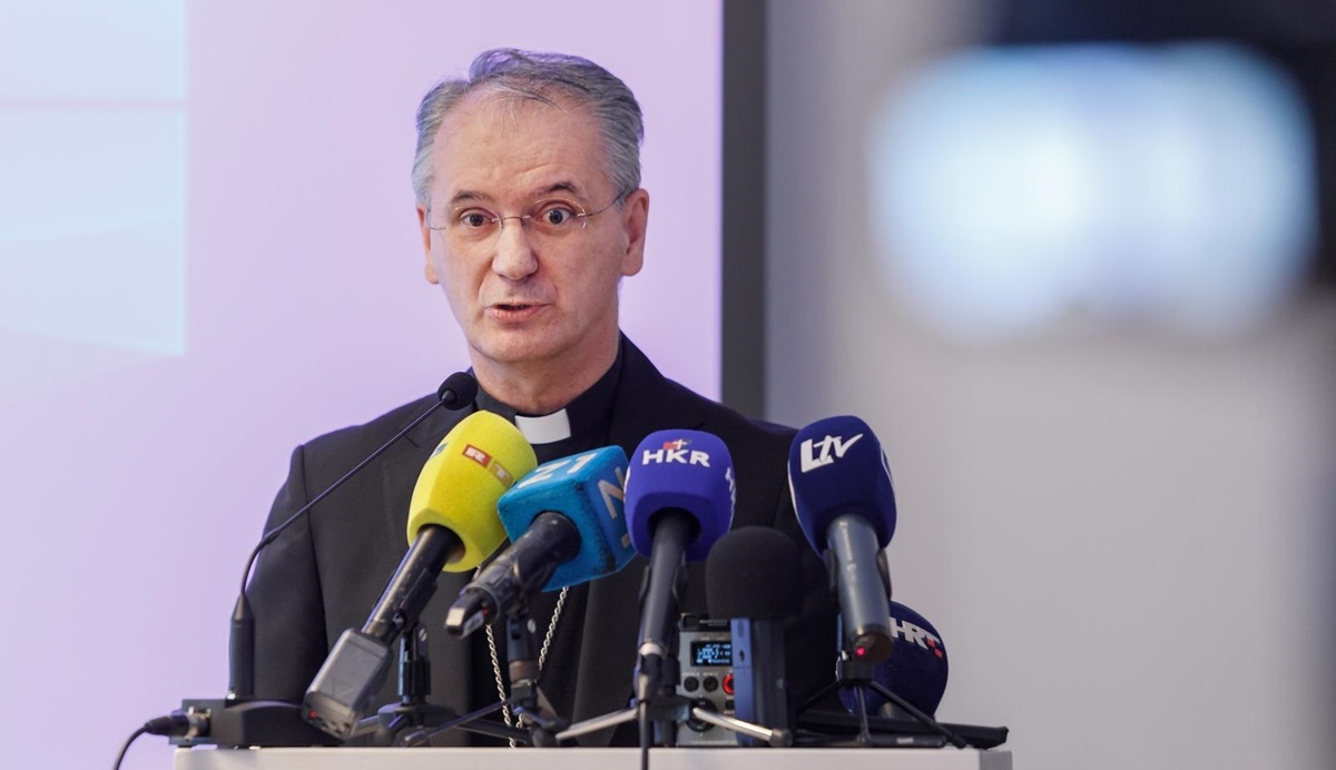 Nadbiskup Kutleša ravnateljima: Posvetite pažnju odgoju koji vodi do mira