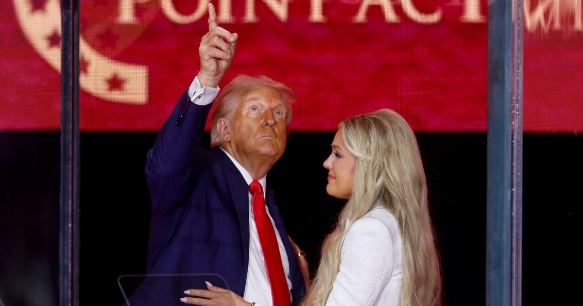 Zašto okupljeni na komemoraciji za Kirka nisu nosili crno (ni Trump)