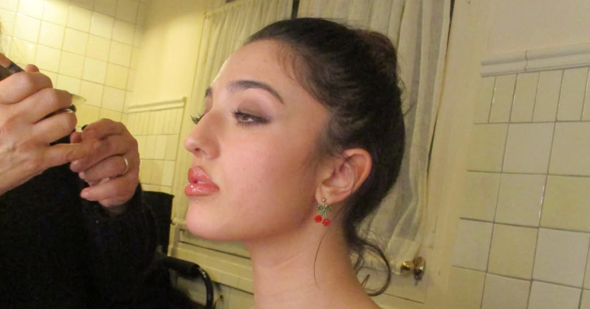 Mlađa kći Monice Bellucci pozirala za naslovnicu talijanskog Voguea