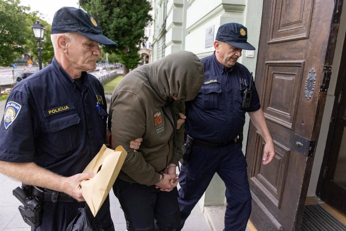 Sin u Osijeku pokušao ubiti majku (75). Policija ga spriječila, žena se bori za život