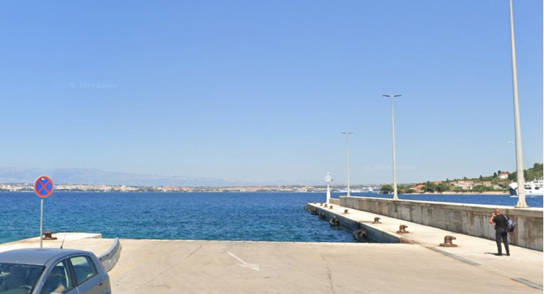 Putnici s trajekta Preko-Zadar uočili žensko tijelo kako pluta u moru