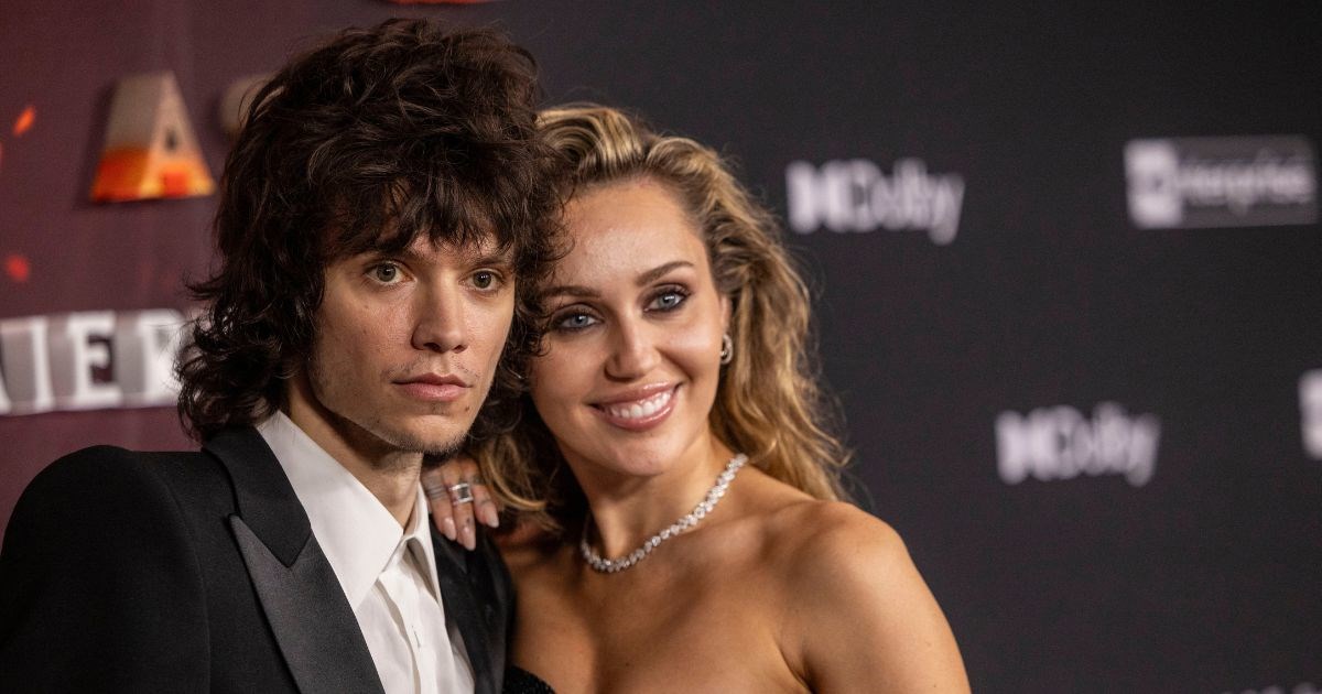 Miley Cyrus potvrdila zaruke s Maxxom Morandom