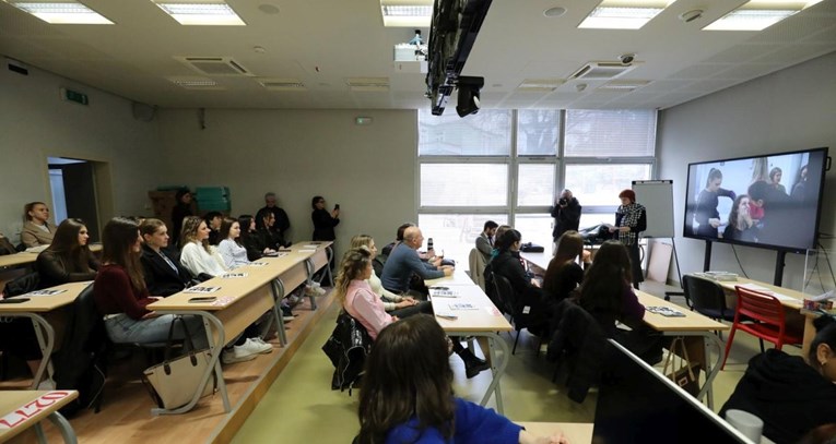 Počela isplata uskrsnica zaposlenima u školama i na fakultetima