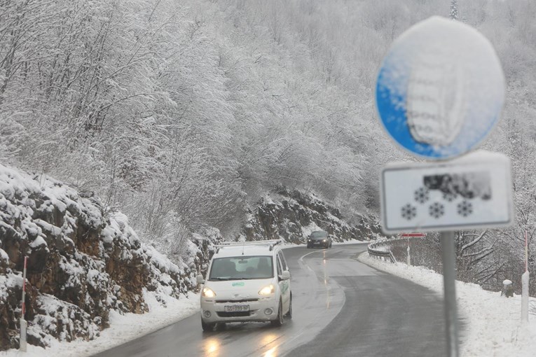 Zbog zimskih uvjeta i vjetra i dalje ograničenja i zabrane