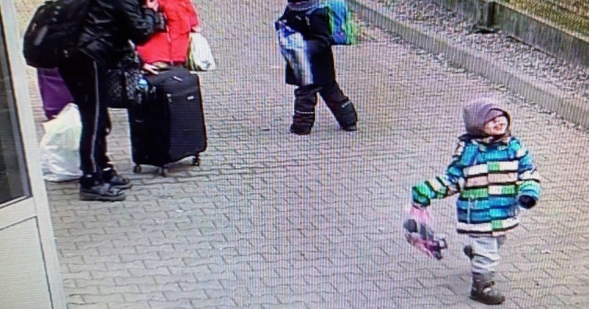 Uplakani dječak ipak nije sam prešao granicu, tvrde Poljaci