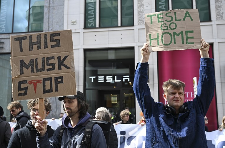 "Tesla Takedown" pokret širi se Europom: Danas su se okupili u Berlinu
