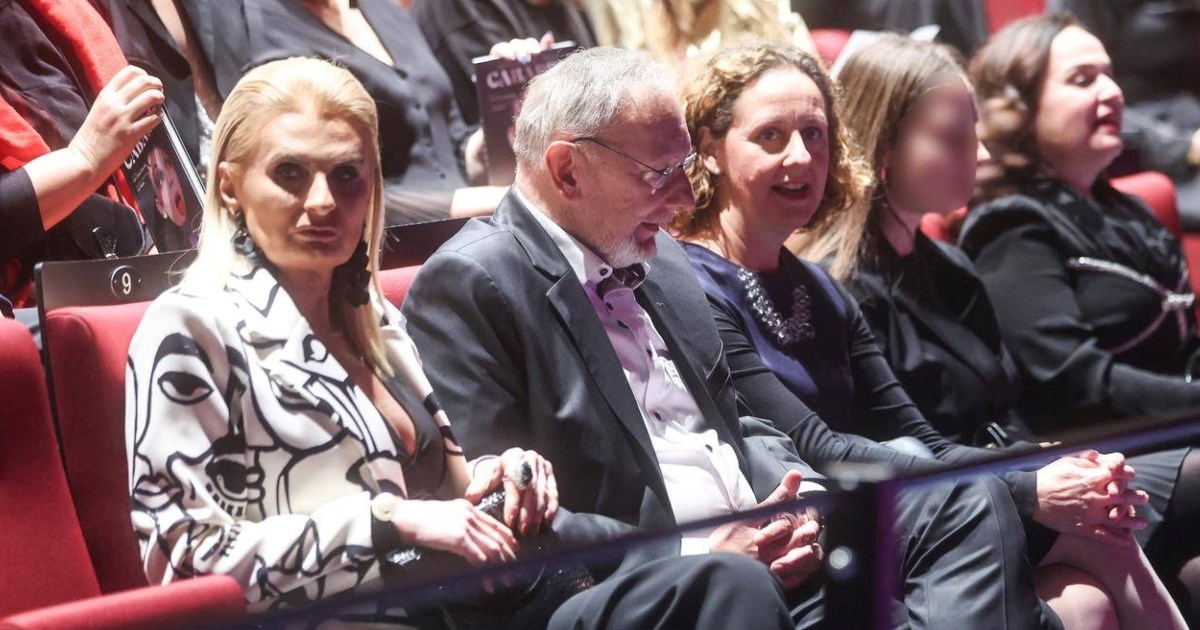 Davor Božinović sa suprugom snimljen u kazalištu, nju ne viđamo često