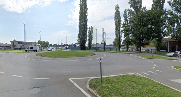 U Novoj Gradiški automobil naletio na vozača romobila
