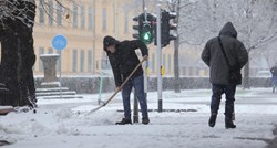 Zašto čišćenje snijega povećava rizik od srčanog udara?