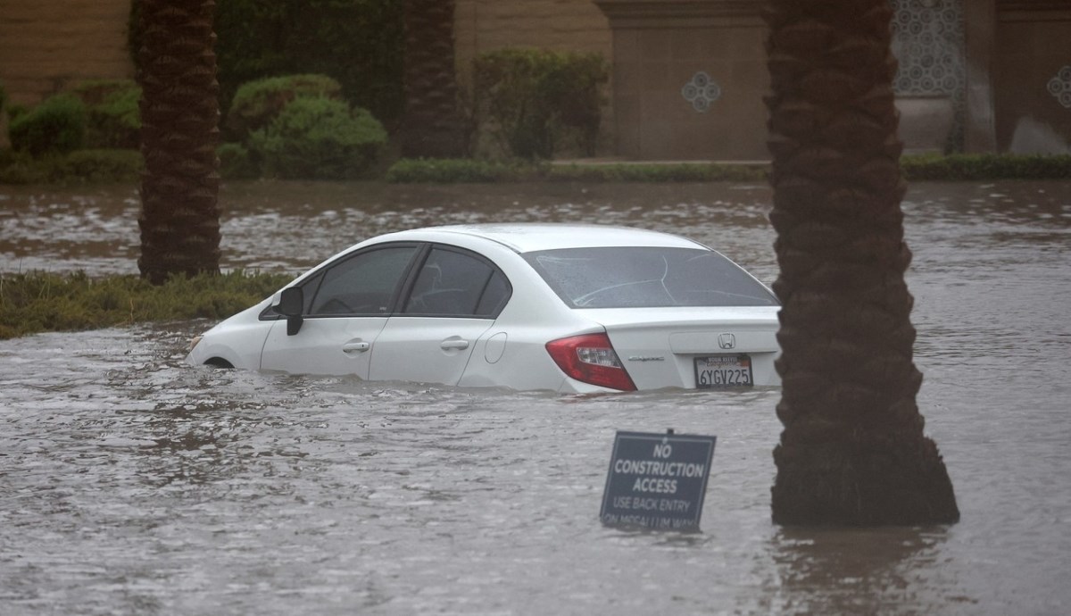 Potres magnitude 5.1 pogodio Kaliforniju. Stigla povijesna oluja, pogledajte snimke