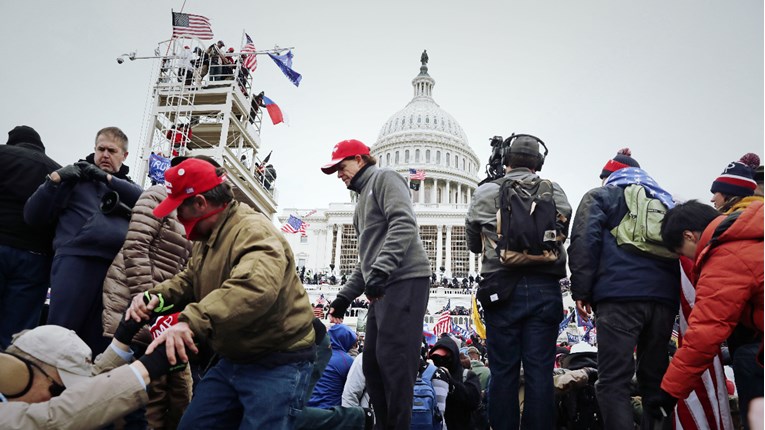 Dvije zastupnice američkog Kongresa imaju koronu nakon nereda na Kapitolu