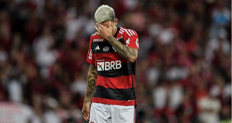 Dobio otkaz u brazilskom velikanu jer je šakom u glavu udario vlastitog nogometaša