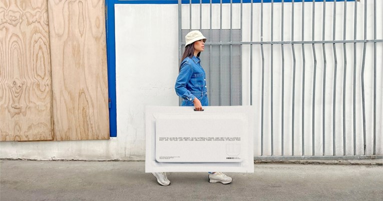 IKEA-in dizajnerski laboratorij napravio kauč od 10 kilograma koji stane u kuvertu