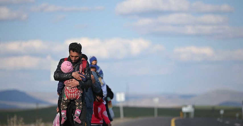 Turski mediji: Stotine migranata iz Turske idu prema EU