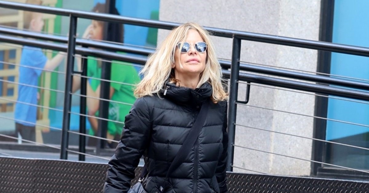 Meg Ryan izgleda top u opuštenom izdanju. Pažnju privukle tenisice