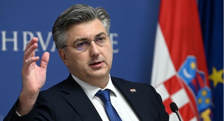 Plenković usred afere s porukama izmislio "važnu objavu" o Ini