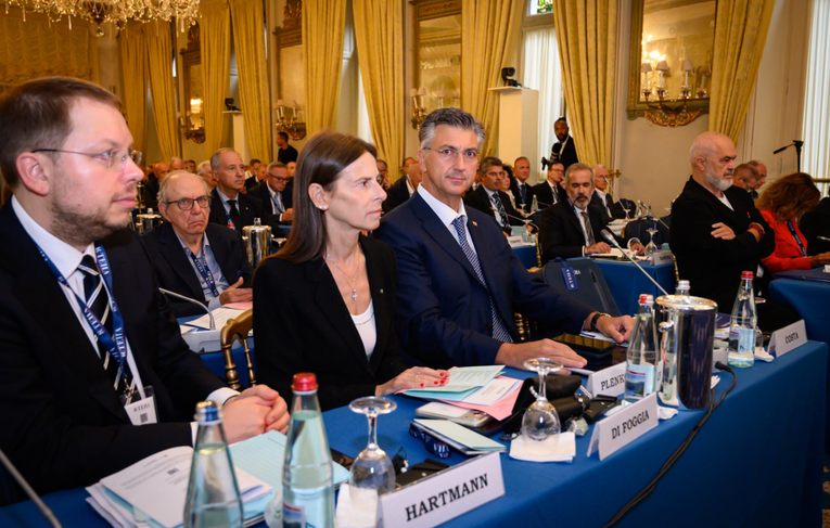 Plenković usred ogromnog prosvjeda objavio slike iz Italije. Pogledajte komentare