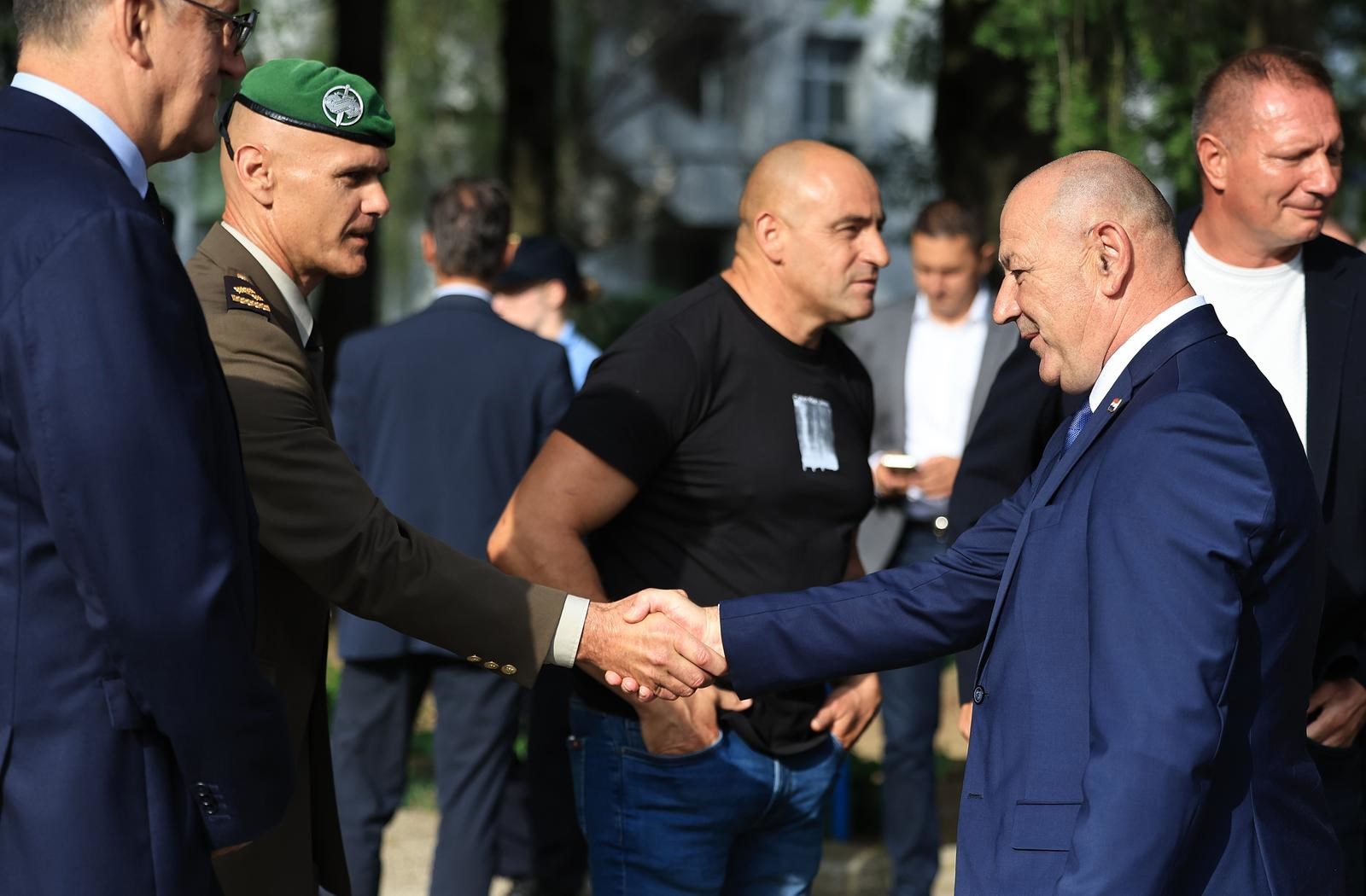 Medved: Vlada nastoji pomoći hrvatskom branitelju Krunoslavu Fehiru