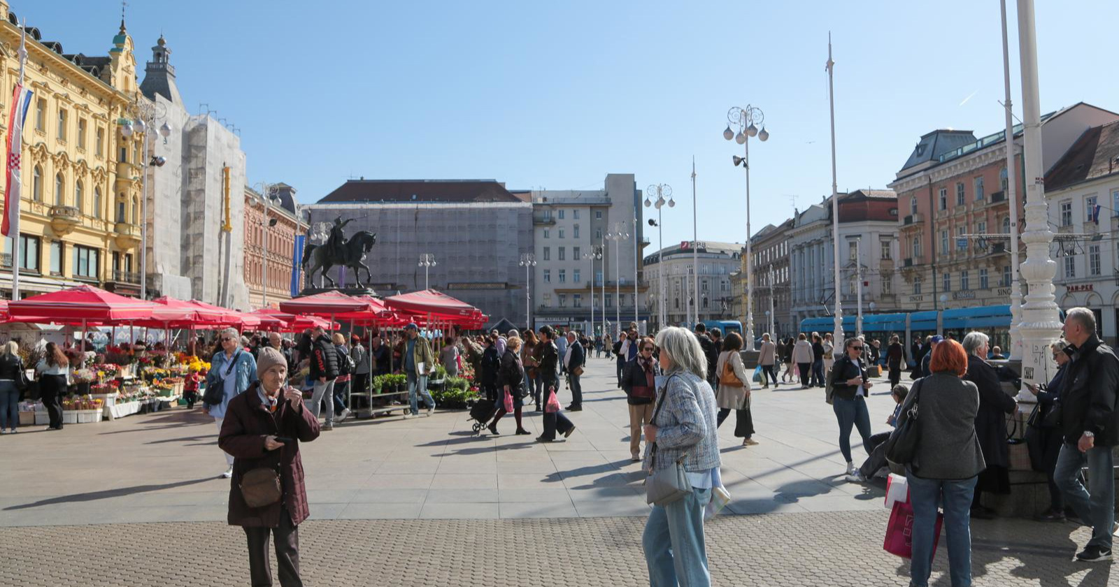 Sunčano i do 24 stupnja, gužve na obilaznicama i autocestama