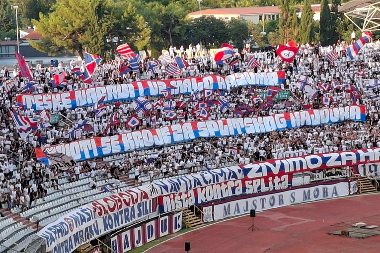 Pogledajte transparent koji je Torcida izvjesila na otvaranju Hajdukove sezone
