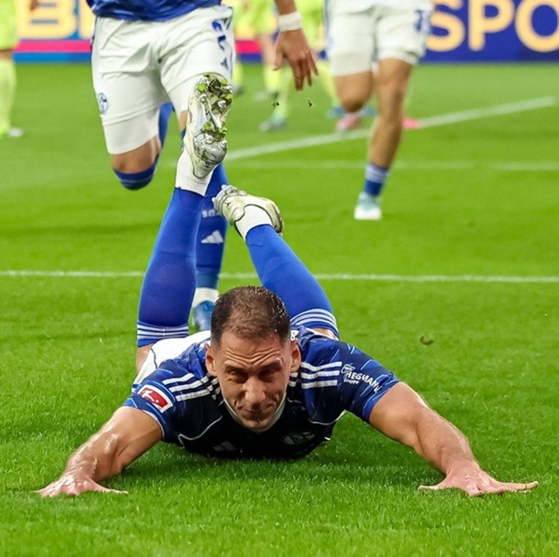 VIDEO Katić zabio gol i dobio crveni u debiju za Schalke