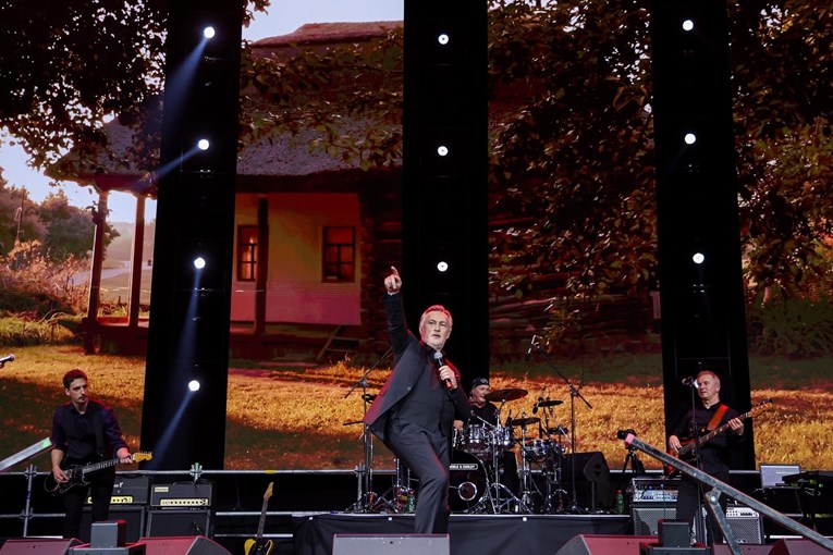 FOTO Miroslav Škoro održao koncert u punoj zagrebačkoj Areni