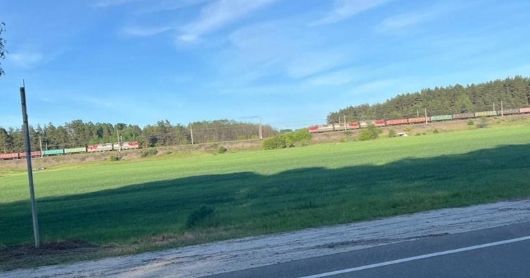 Vlak u Rusiji naletio na eksploziv postavljen ispod tračnica