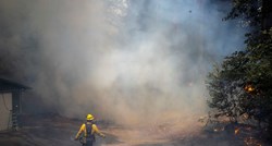 Zbog požara u Kaliforniji evakuirani deseci stanovnika