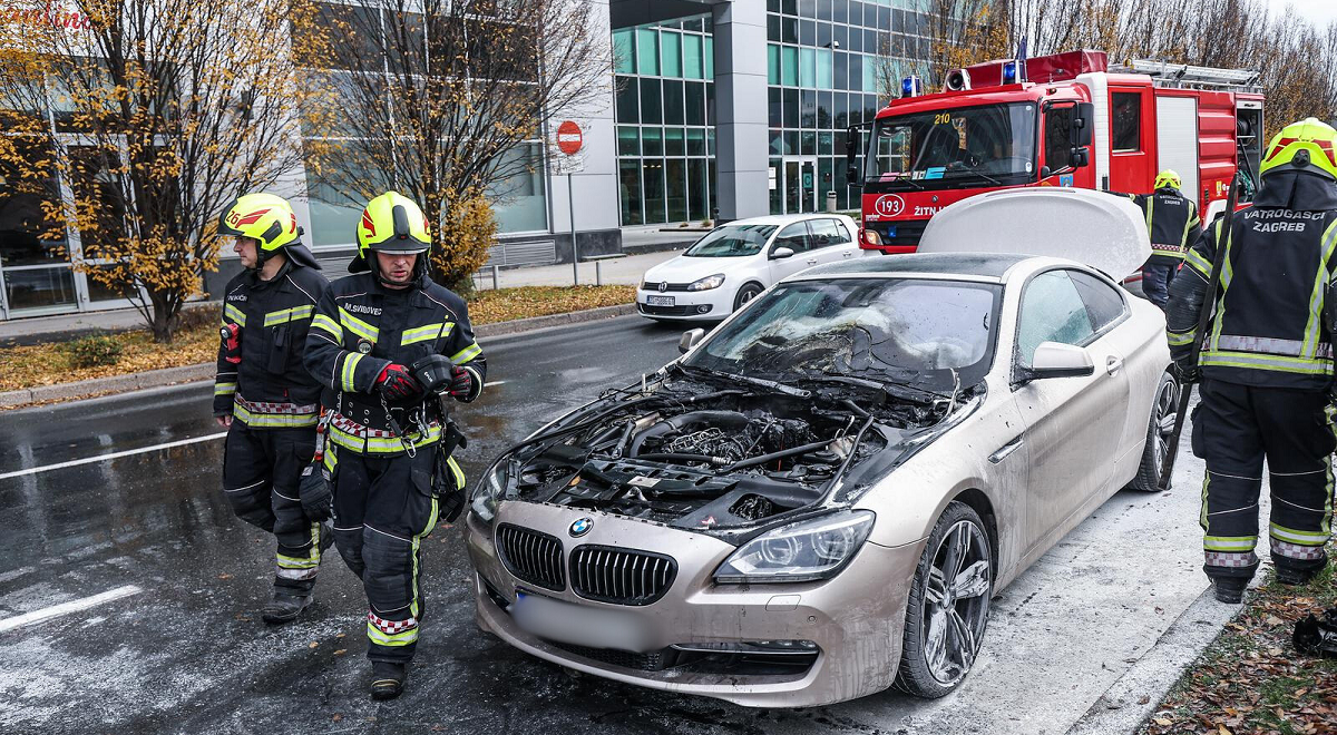 FOTO U Zagrebu se u vožnji zapalio BMW