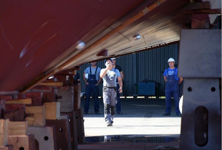 Hibridni servisni brod porinut u pulskom Tehnomontu