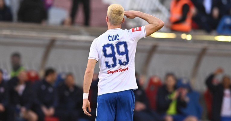VIDEO Čuić je postavio pitanje sucu nakon prvog gola za Hajduk, a zatim salutirao