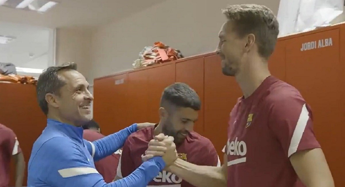 Legenda se vratila u Barcelonu. Pogledajte upoznavanje s momčadi