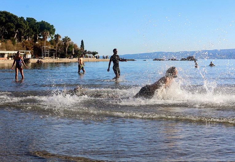 VIDEO Splićani uživaju u piciginu na plaži