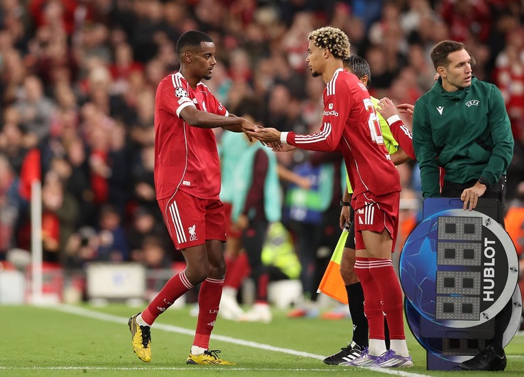 Liverpool je dva golgetera platio 240 mil. €. Zajedno su igrali 200 minuta i bez gola