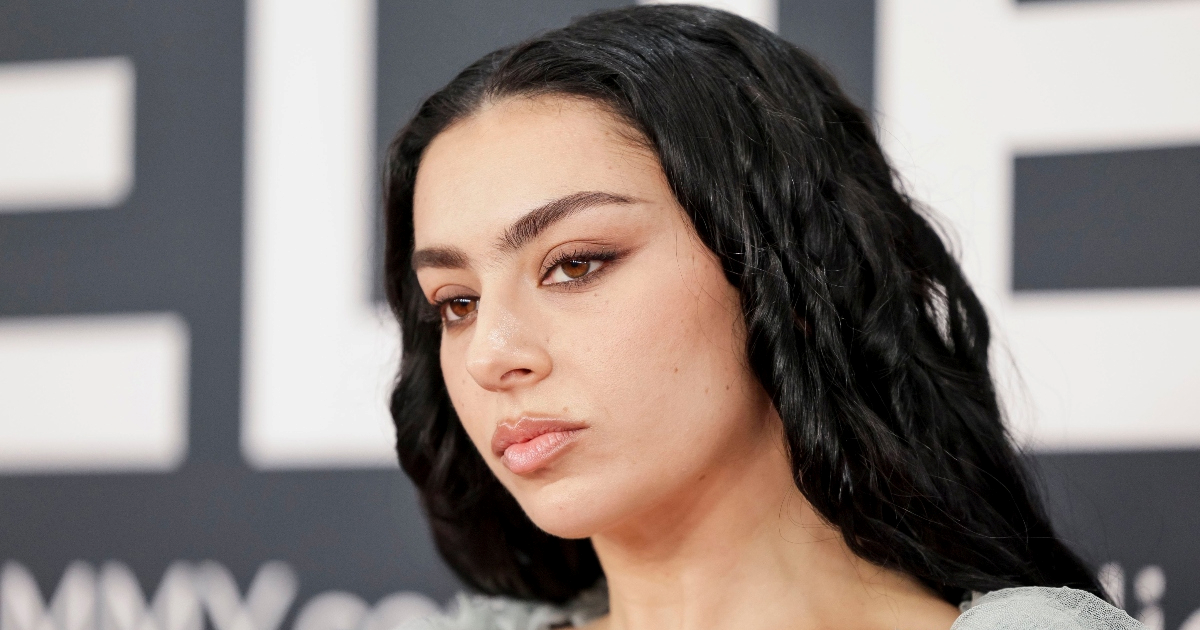 Charli XCX je novo lice modne kuće Saint Laurent