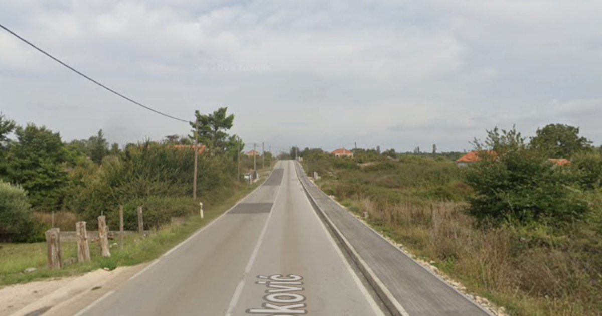 Kod Zadra se zabio u auto s Poljacima, teško ozlijedio ženu pa pobjegao pješice