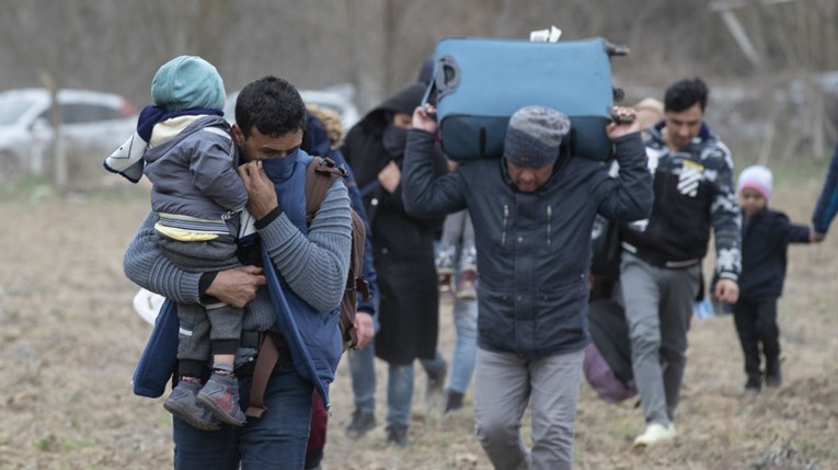 Grčka spriječila stotine migranata da prijeđu granicu iz Turske