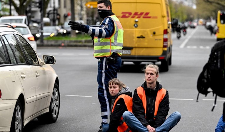 Klimatski aktivisti blokirali ceste u Berlinu, došlo do velikih gužvi