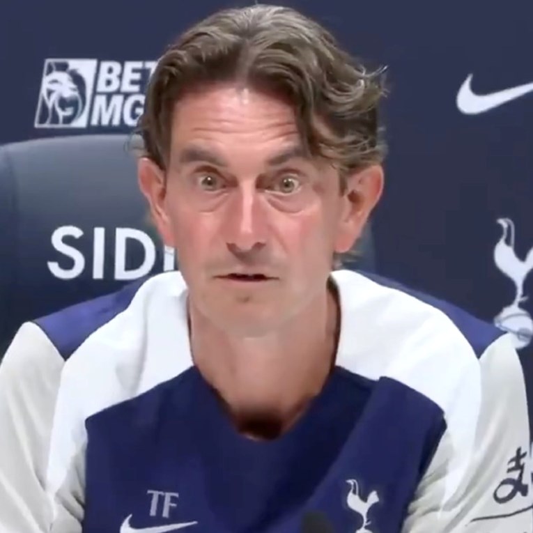 VIDEO Emotivan trenutak na presici Vuškovićevog trenera. Posvetio ga je Joti i bratu