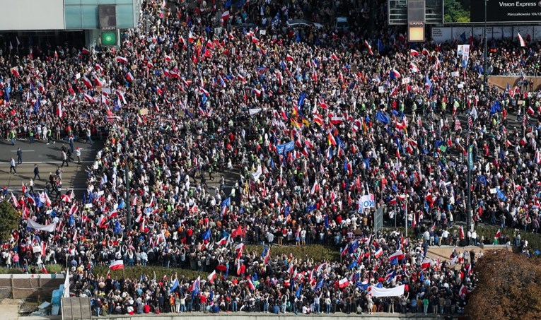 VIDEO Ogroman prosvjed protiv vlasti u Varšavi. "Ovo je najveći skup u povijesti"