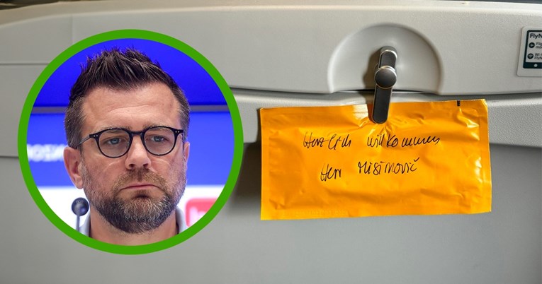 Nogometnu legendu BiH u avionu dočekala poruka ispisana na omotu šećera