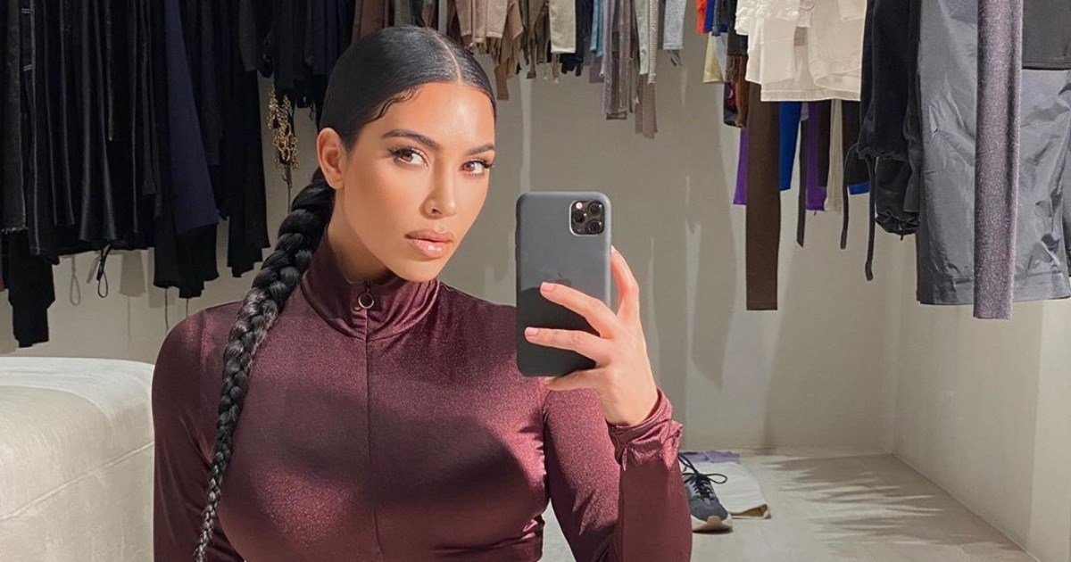 Kim Kardashian pozirala u hlačama koje se žene s oblinama ne usuđuju nositi