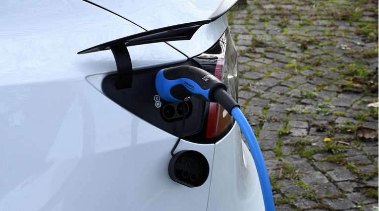 Punionice za električne aute diljem EU imaju ogromne probleme s birokracijom