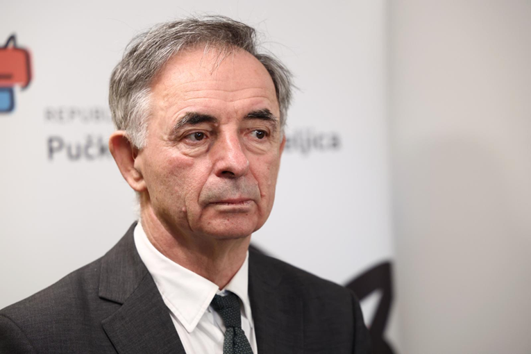 Pupovac: Ne služi na čast onima koji su u nekim općinama trgali plakate