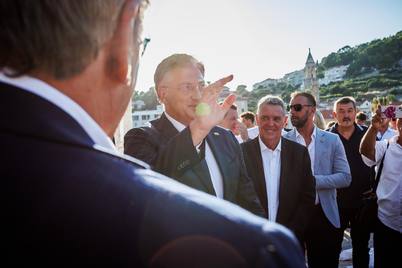 Plenković dao uputu turističkom sektoru: Vodite račune o cijenama