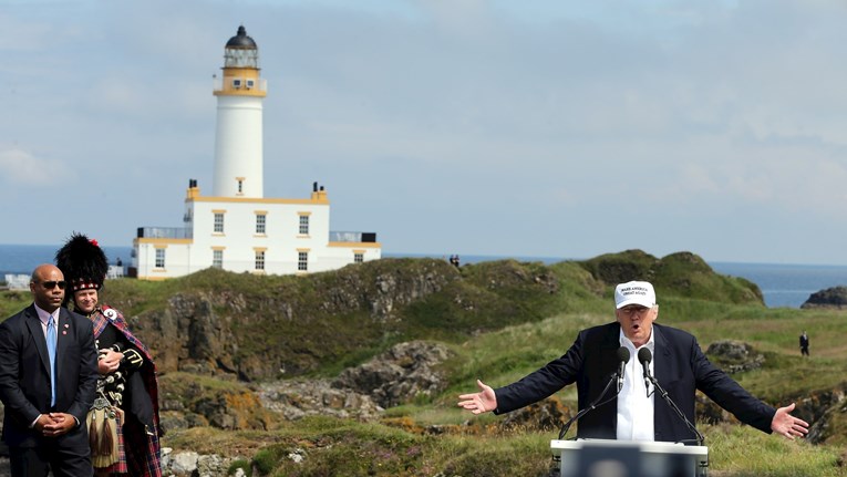 Trump će posjetiti svoje golf terene u Škotskoj, susret će se s britanskim premijerom