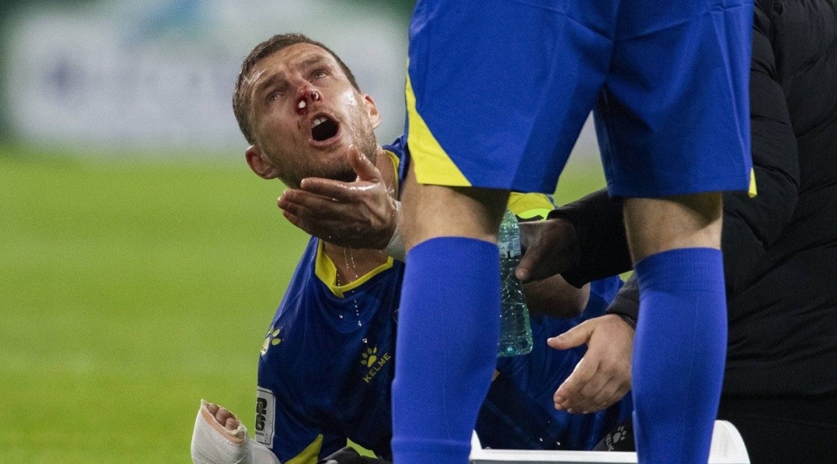 VIDEO Rumunj kung-fu potezom Džeki slomio nos. Makkelie mu nije dao ni žuti karton