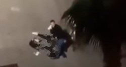 Muškarac u Turskoj nasred ulice pred kćeri zvjerski pretukao bivšu ženu, snimljen je