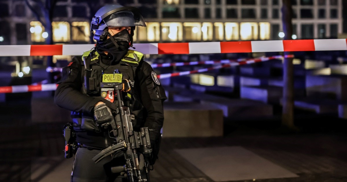 FOTO Blizu spomenika žrtvama holokausta u Berlinu proboden muškarac