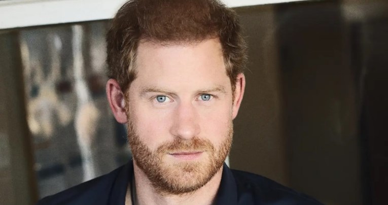 Princa Harryja sprdaju zbog ove fotke. Vidite li zašto?